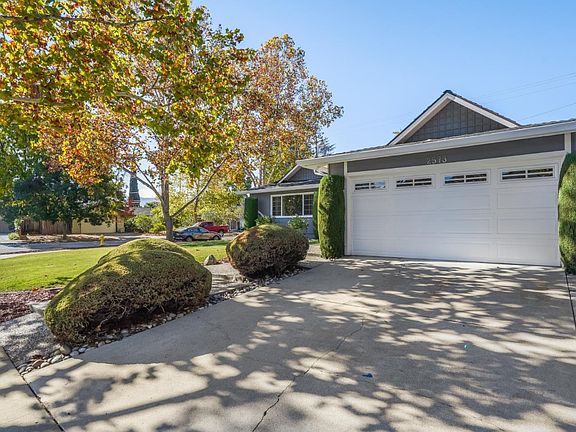 2nd image of 2573 Cordoba Way