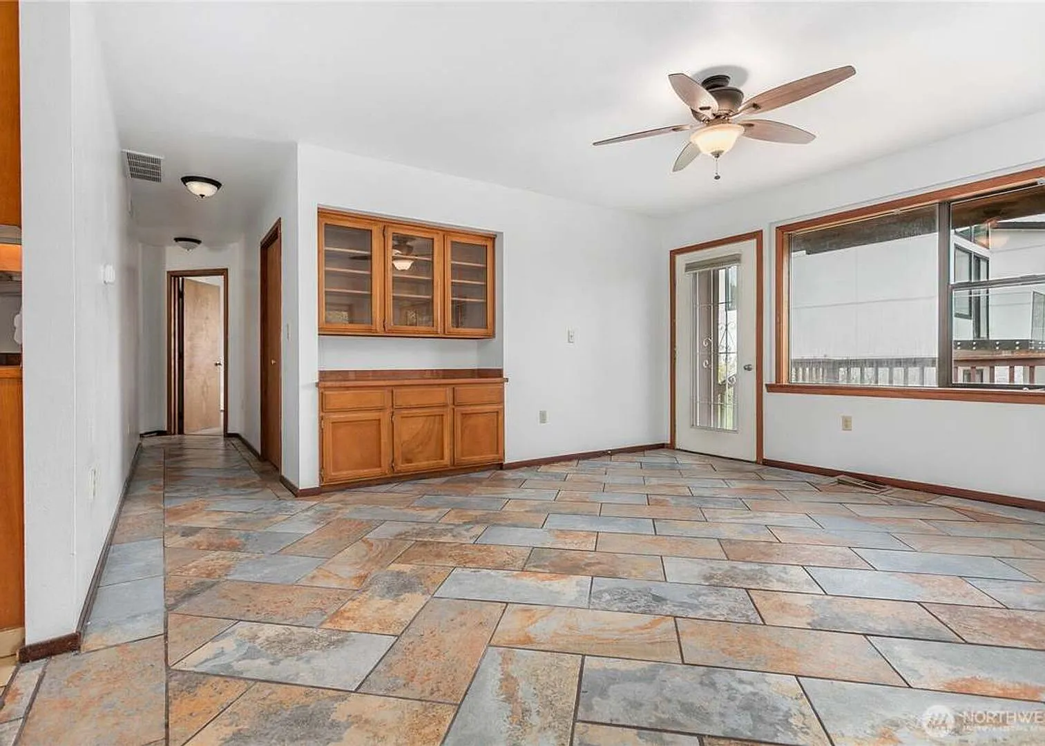 4 Bedroom + MIL Studio Suite Near Lake Whatcom — Photo 4