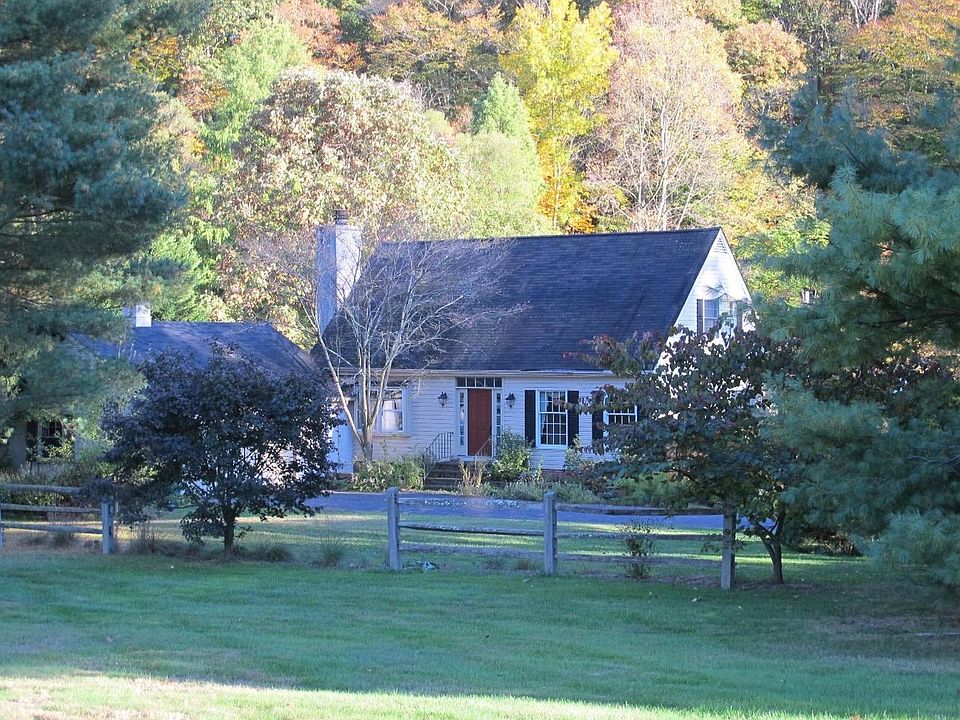 1st image of 6 Meadows Ln