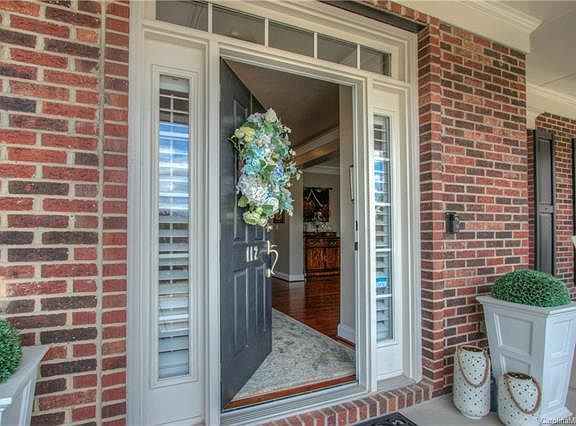 2nd image of 112 Saint Giles Ct