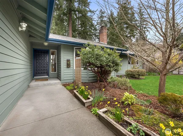 5905 Woodlake Drive W, University Place, WA 98467