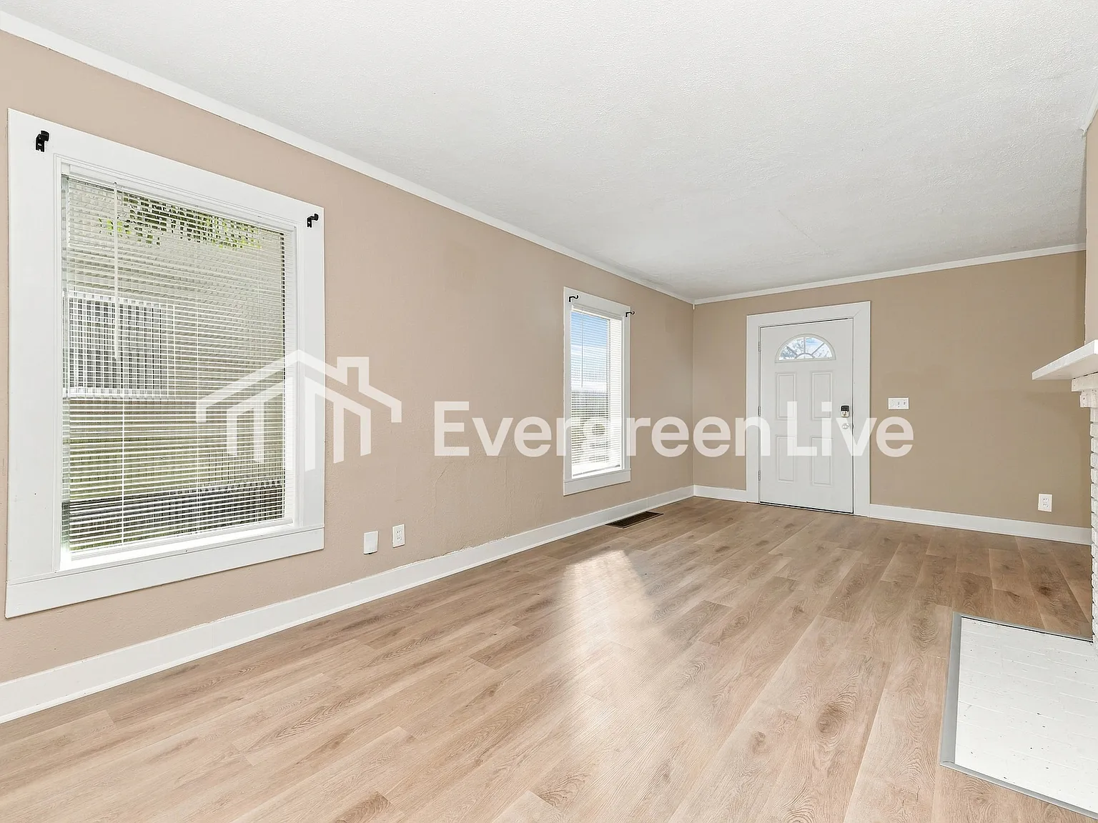 3 bed, 1.0 bath, 1304 sqft, $1,345 — Photo 3