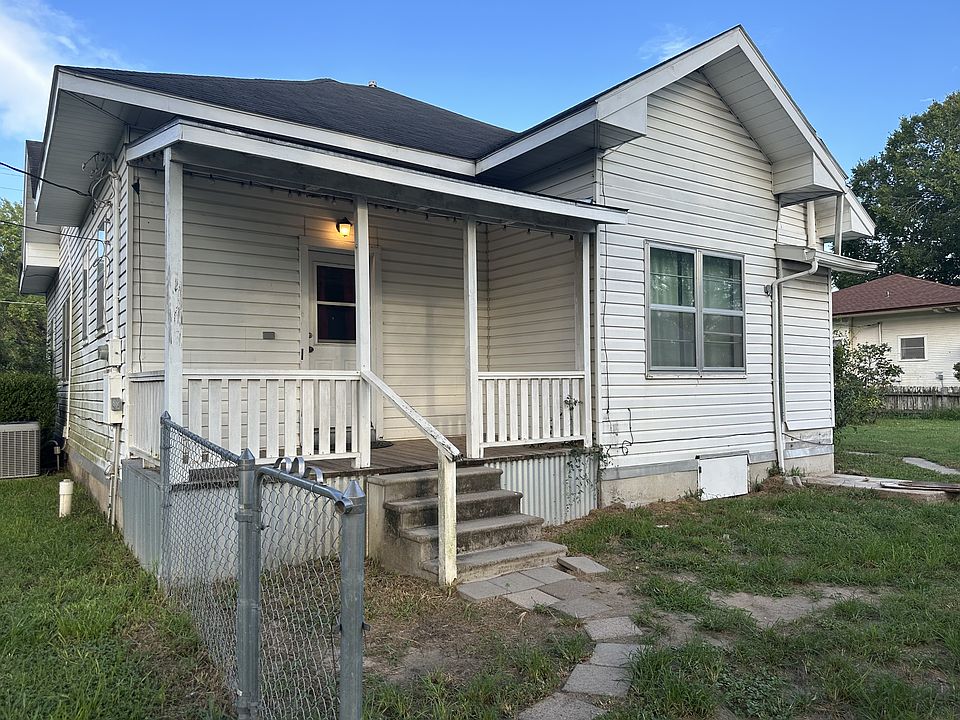 2nd image of 400 S Main St