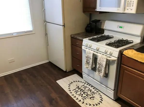 1431 E Ports O Call Dr APT 1E, Palatine, IL 60074