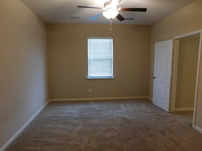 304 Aaron St — Photo 11