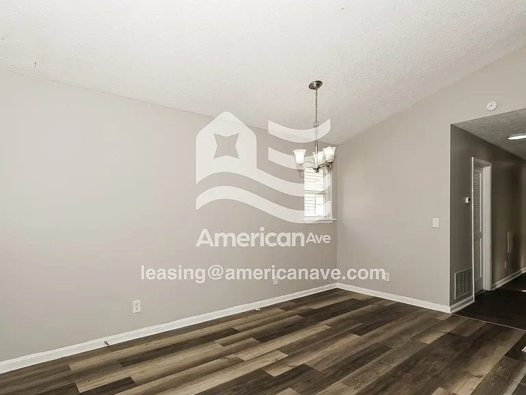 1524102_003_dining_room_3.jpg