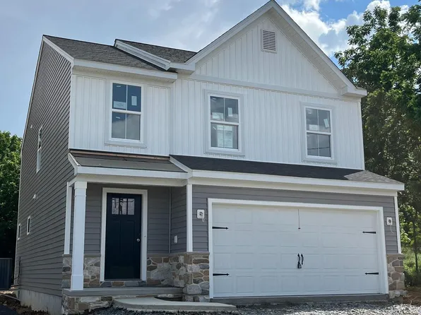 9524 Newtown Rd, Breinigsville, PA 18031