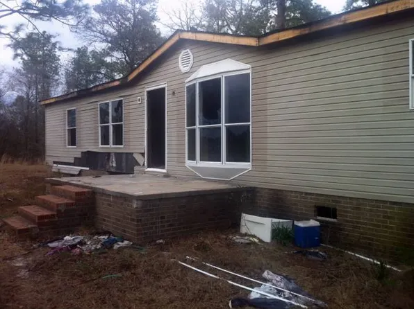404 Woodland Ln, Roseboro, NC 28382