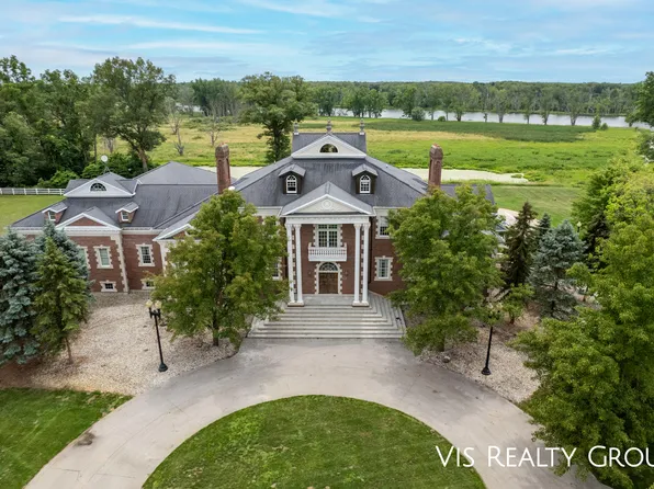11058 Garfield St, Coopersville, MI 49404