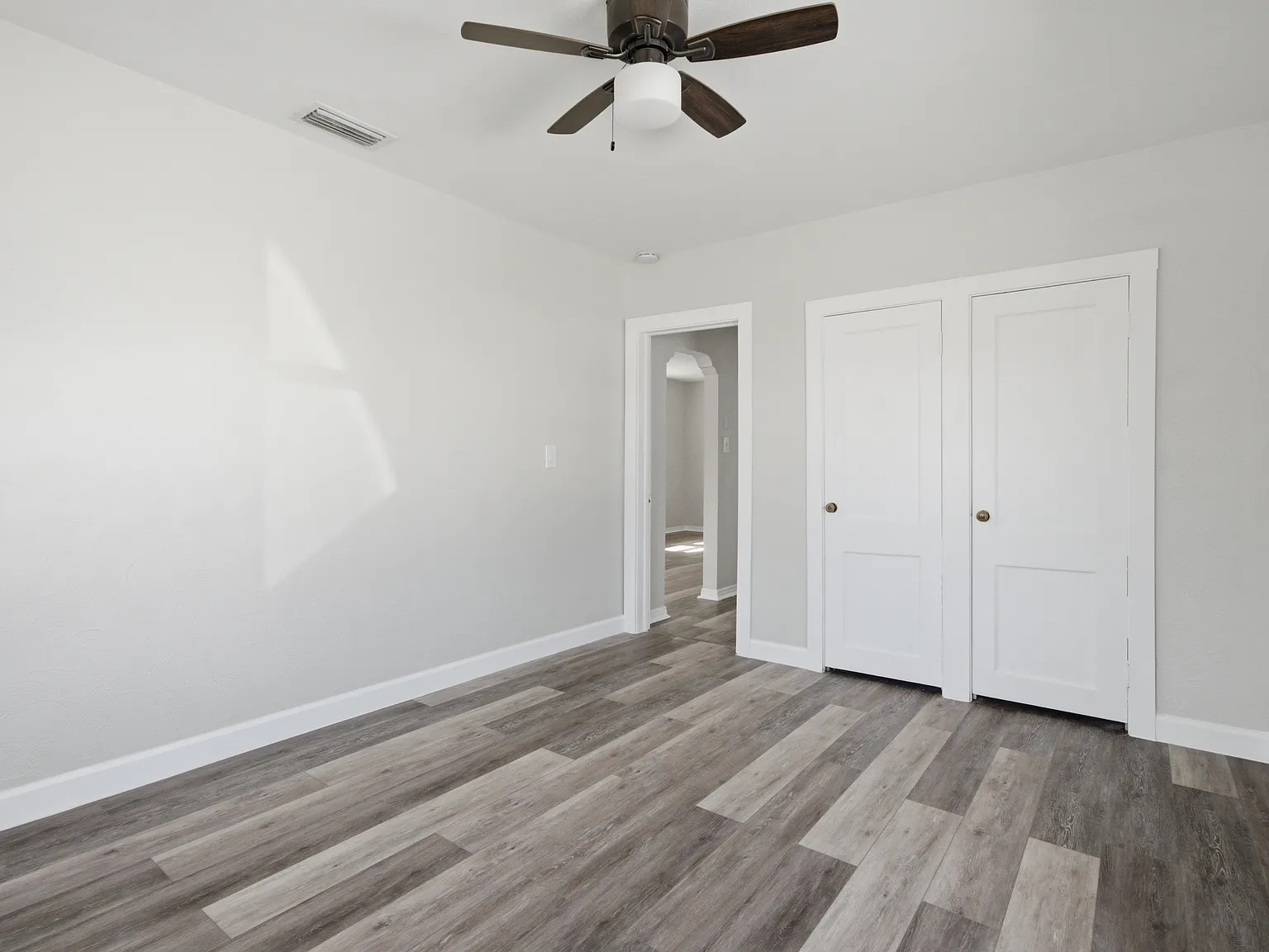 Main — Photo 2