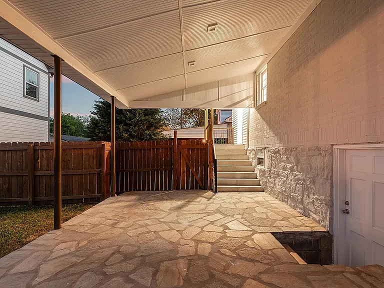 2408A Inga St — Photo 5