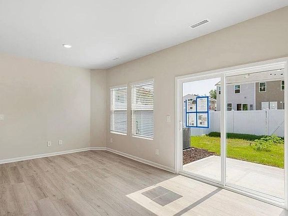 4th image of 670 Rolling Fields Dr