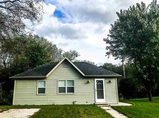 917 S Main St, Edgerton, WI 53534