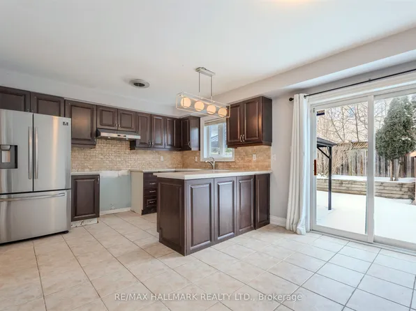 241 Featherstone Rd, Milton, ON L9T 7C3