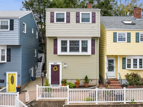 6 Colonial Ct, Marblehead, MA 01945