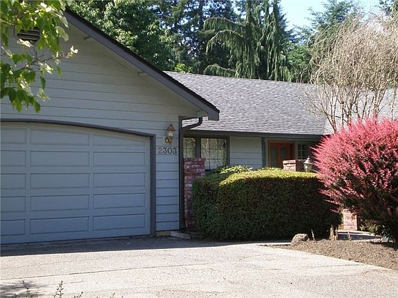 2nd image of 2303 Buckingham Dr SE