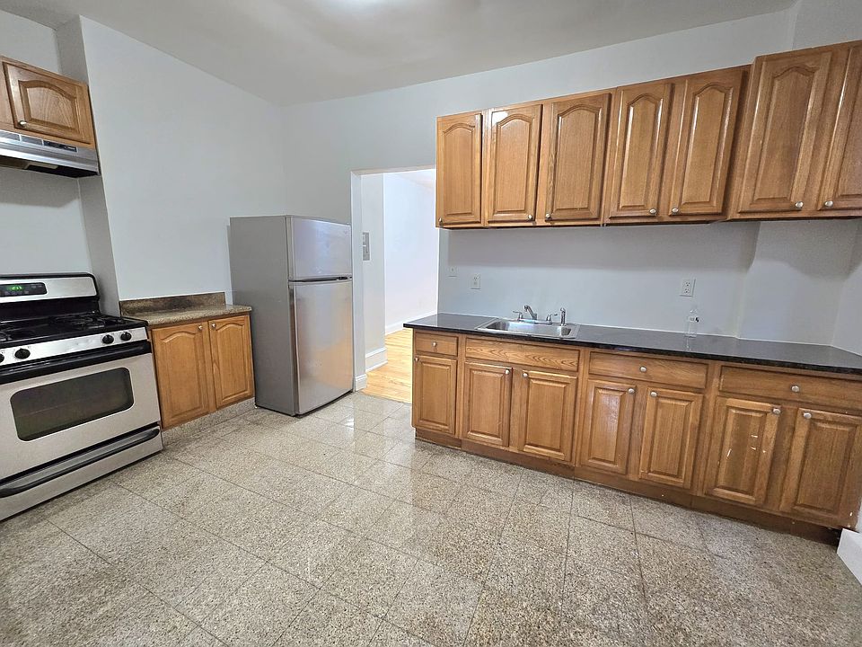 1st image of 134 Stegman St APT 3