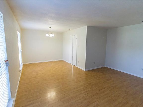 2nd image of 1118 Princeton Dr