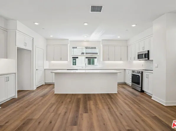 1687 Coral Sea Ln, San Pedro, CA 90732