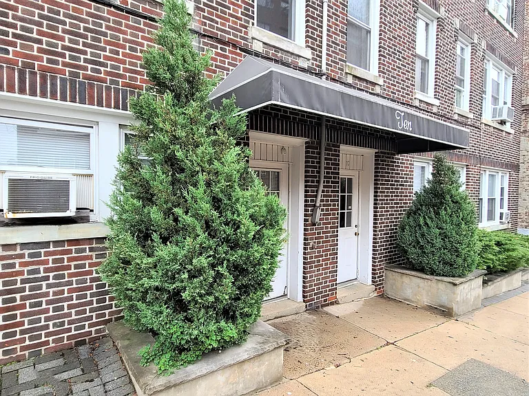 12 66th St #B2 — Photo 1
