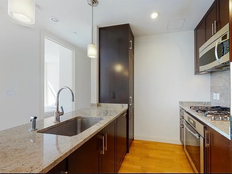 400 Stuart St #18G — Photo 7