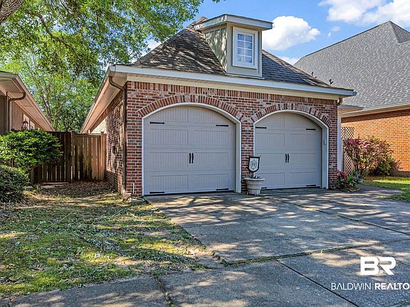 3rd image of 939 Grant Park Dr