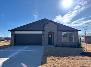447 W Taverner Xing, Farmington, AR 72730