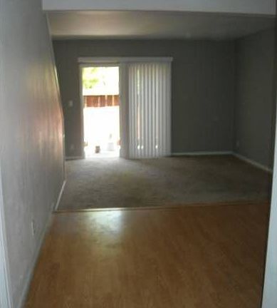 3rd image of 134 Rainbow Ct