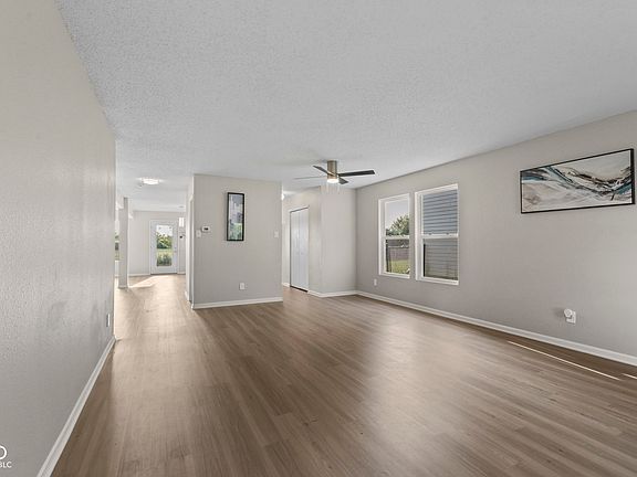 4th image of 2488 Woodfield Blvd