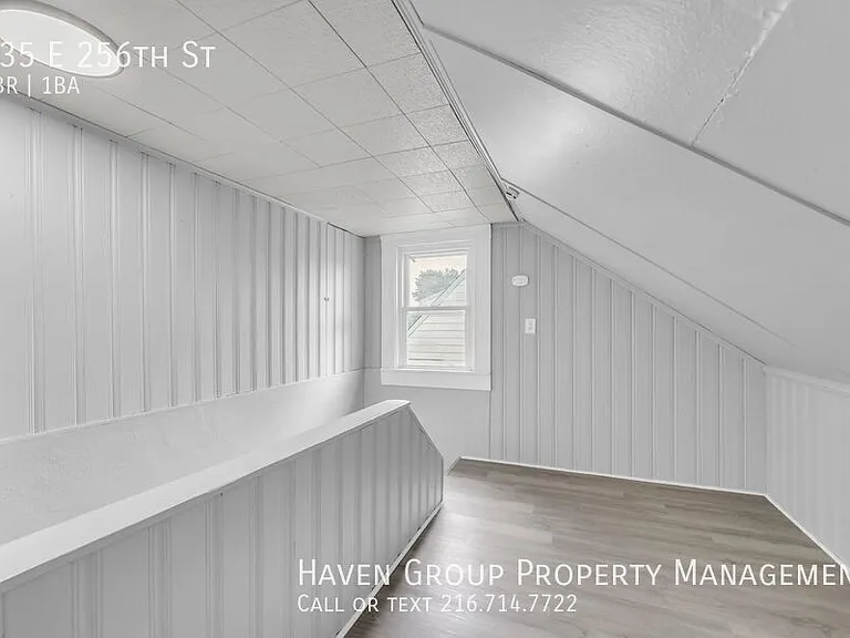 735 E 256th St — Photo 14