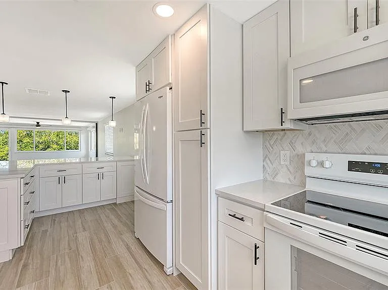 909 Spanish Dr N — Photo 23