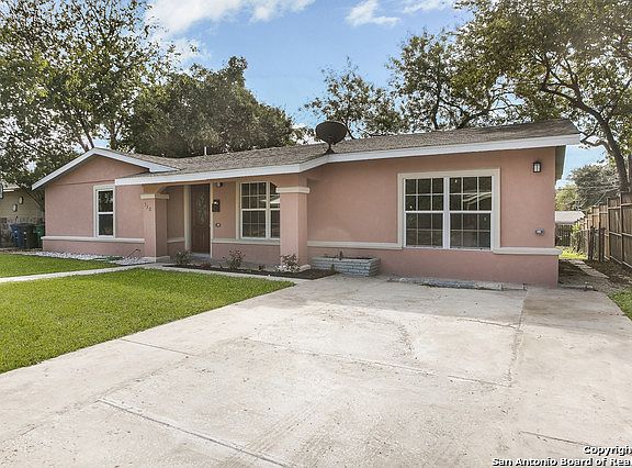 3rd image of 530 Dresden Dr