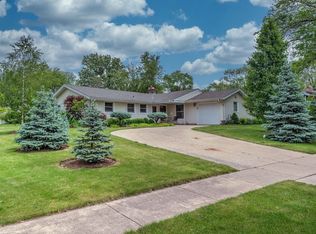 1628 Warwick Ln, Schaumburg, IL 60193