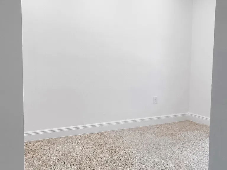 10472 SW 46th St — Photo 32