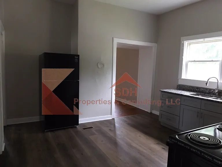 116 Aikman Ave — Photo 4