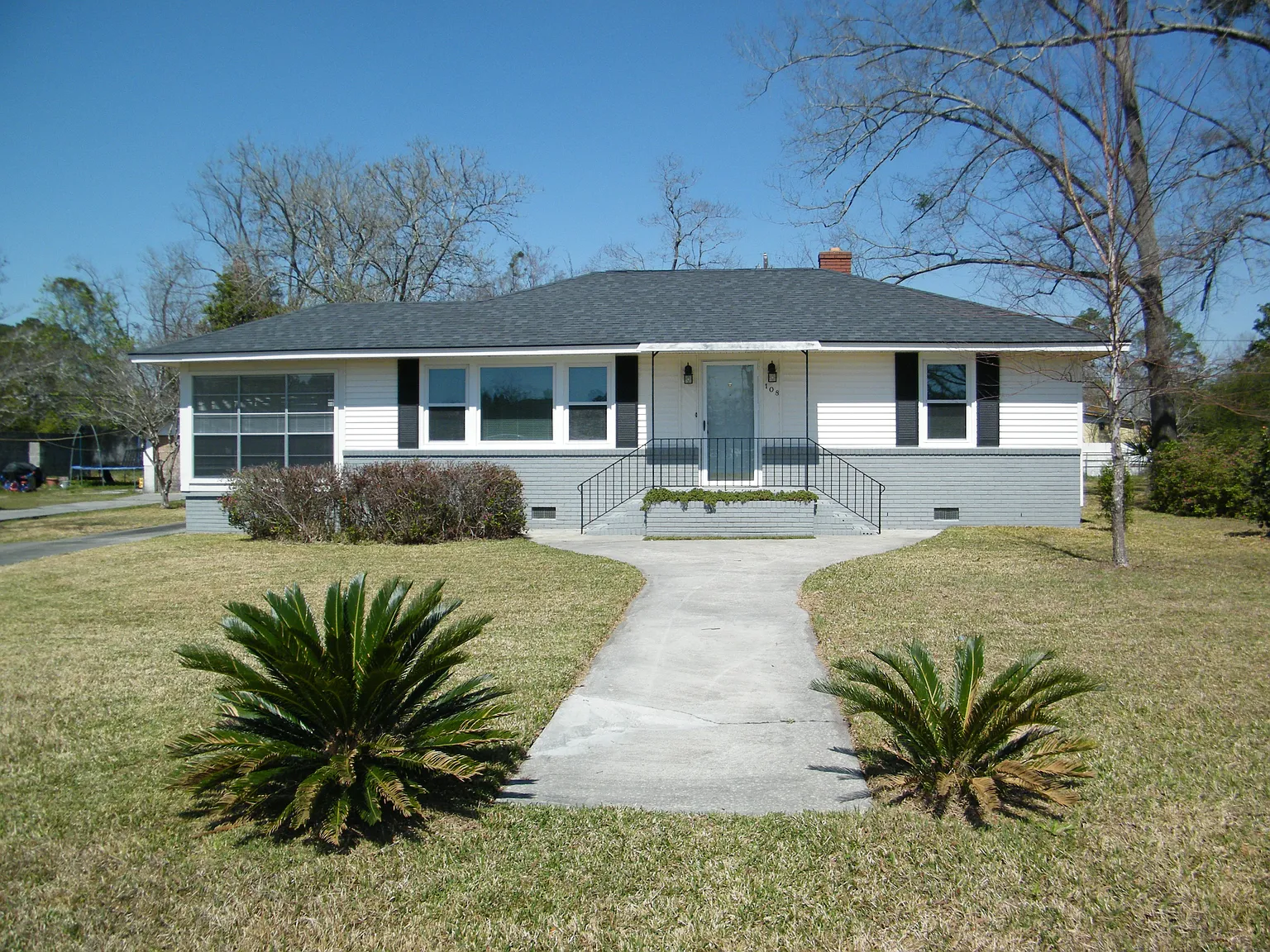 3 bed, 1134 sqft, $1,600 — Photo 1