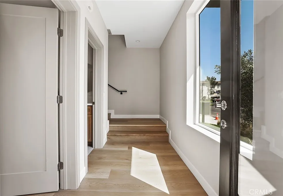 3 bed, 1635 sqft, $6,250 — Photo 4