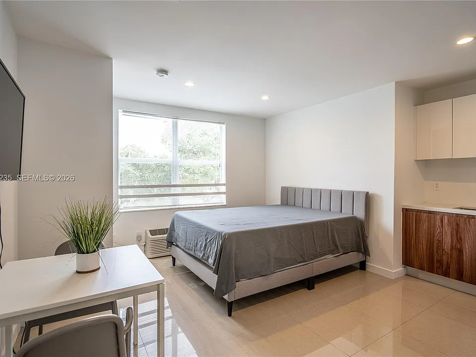 924 Marseille Dr #26