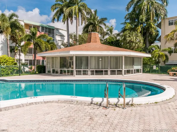 1333 E Hallandale Beach Blvd APT 111, Hallandale, FL 33009