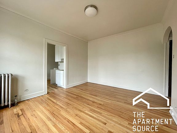 5th image of 2840 N Whipple St APT 1B