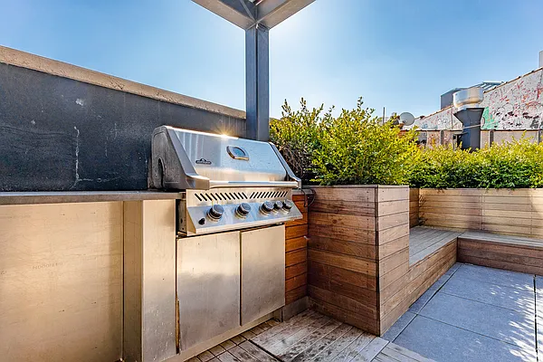 Rented by MySpaceNYC | media 66