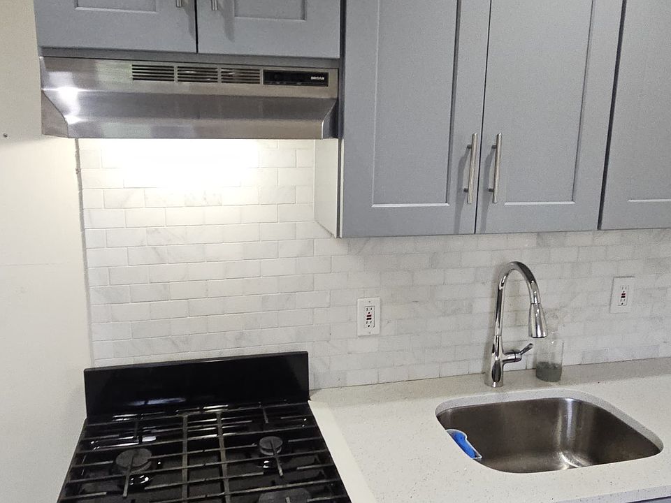 1st image of 555 Palmer Rd
