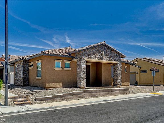 2nd image of 771 Willow Oasis St