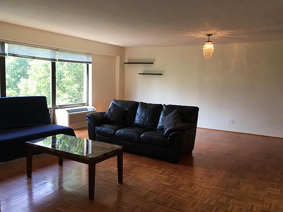 2nd image of 1169 S Plymouth Ct APT 102