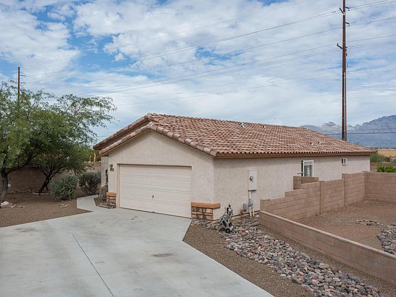 3rd image of 2962 N Mechica Ct