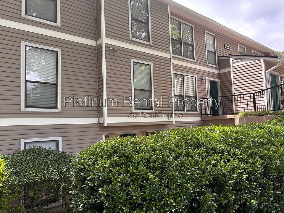 1st image of 402 Wynnes Ridge Cir SE