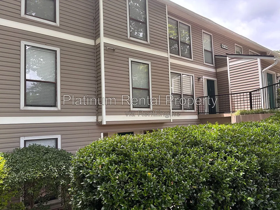 402 Wynnes Ridge Cir SE