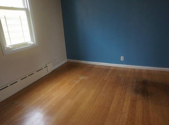 4th image of 1819 Barnes Ave Floor 2