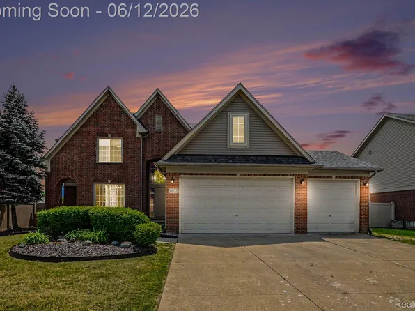 19137 Uroda St, Rockwood, MI 48173