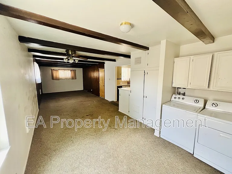 716 Dallas St NE — Photo 17